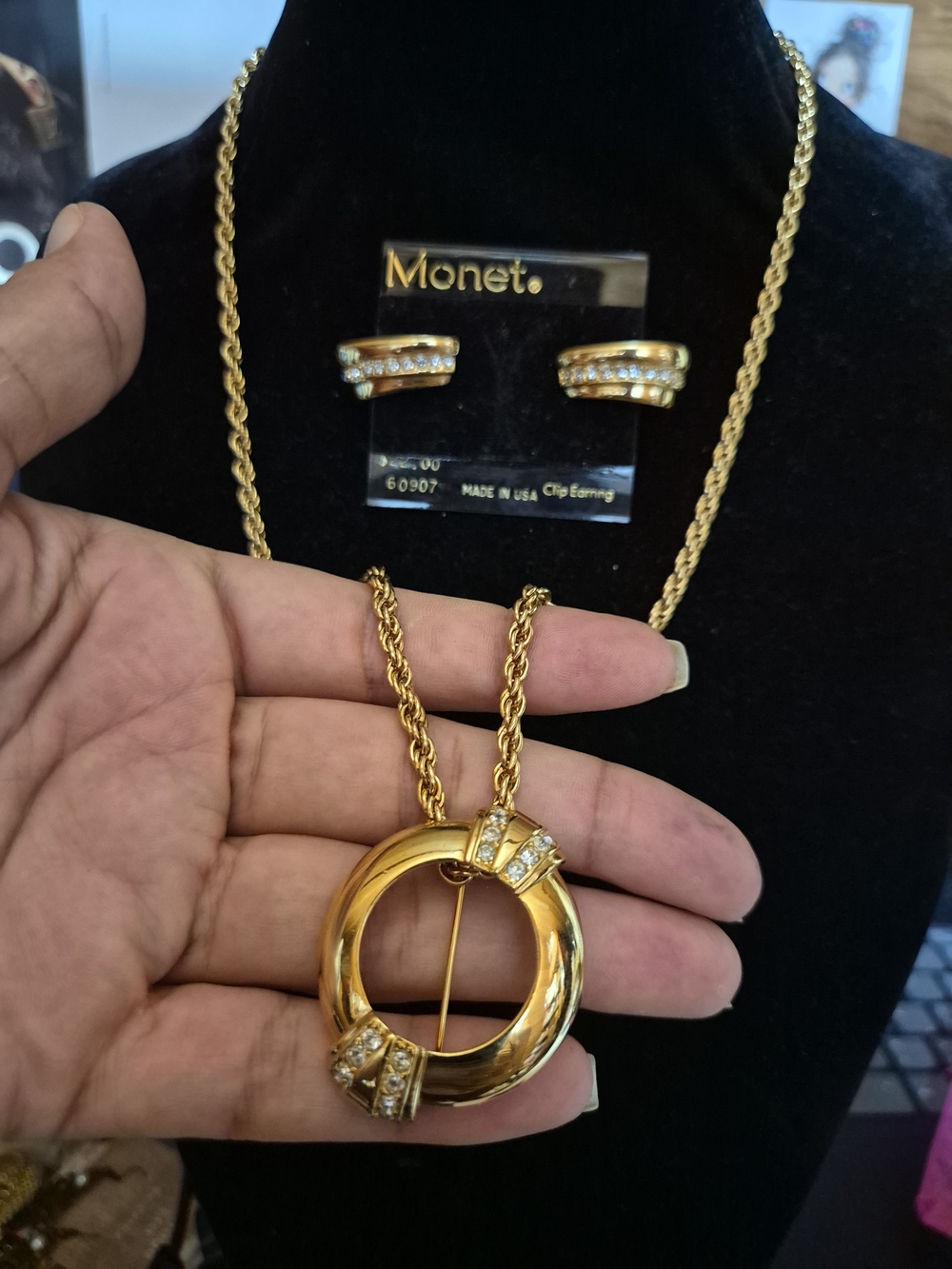 Avon 1992 Gold-Tone Circular Pendant Necklace with Rhinestone Accents